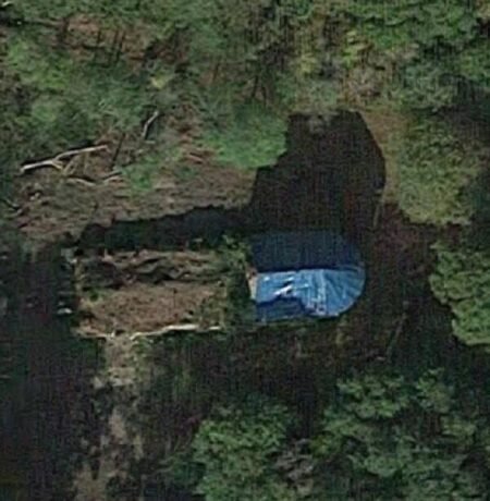 Blue Chapel / Chapelle Bleu