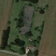 Brownfox House / Maison Renard Marron