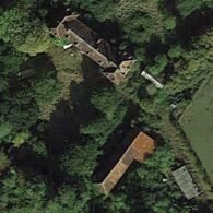 Castle with Arms / Château aux Armes