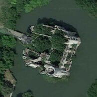 Drawbridge Castle / Château Pont-Levis