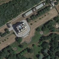 Greenhouses Castle / Château des Serres
