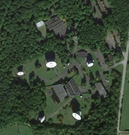 Ground Station / Station Terrestre