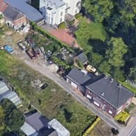 House with neighbour / Maison avec voisin