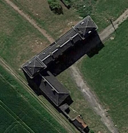 Ladie's Castle / Château des Demoiselles