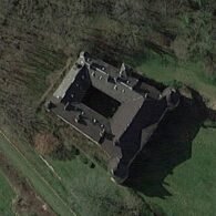 Lake Castle / Château du Lac