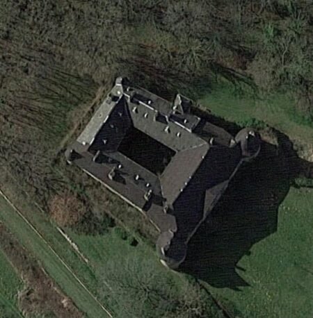 Lake Castle / Château du Lac