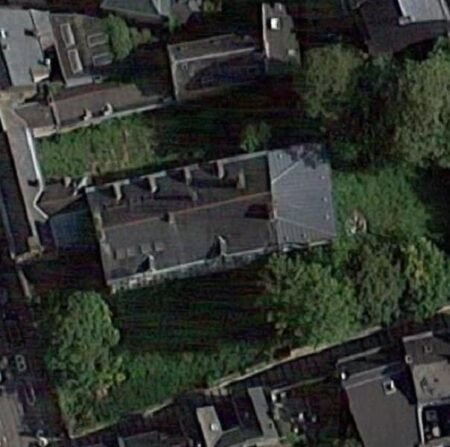 Little Courthouse / Petit Tribunal