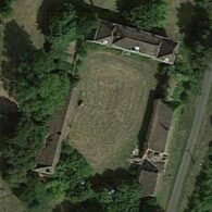 Oak Castle / Château du Chêne