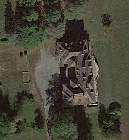 Ozan Selamet Manor / Manoir Ozan Selamet