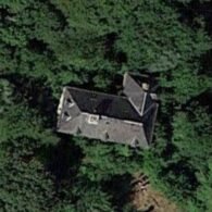 Statue Mansion / Manoir à la statue