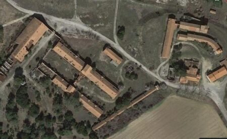 Plains Farm / Ferme des Plaines