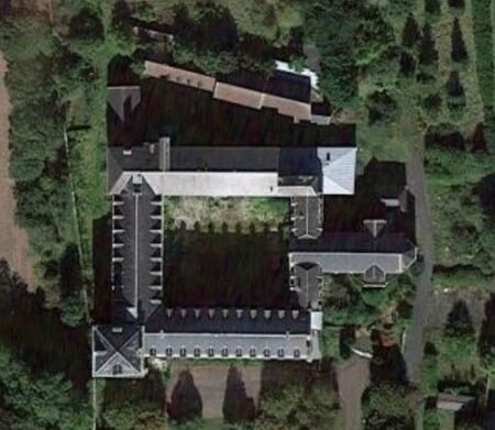 Plaza Hospital / Hôpital Plaza