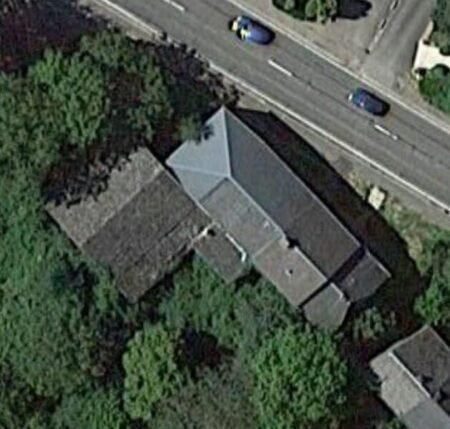 Raided House / Maison Dévalisée