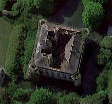 Rosa Castle / Château Rosa