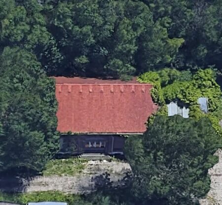 Small Thumb Farm / Grange Petit Pouce