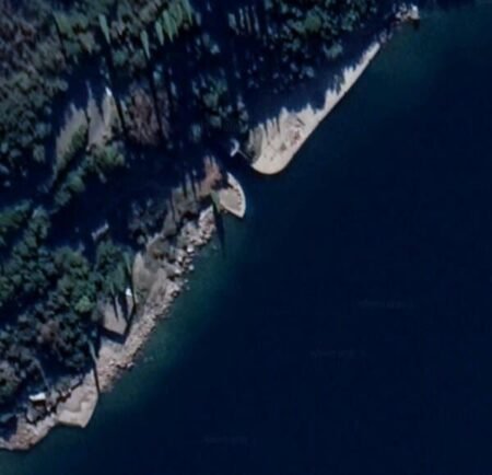 Submarines Tunnel