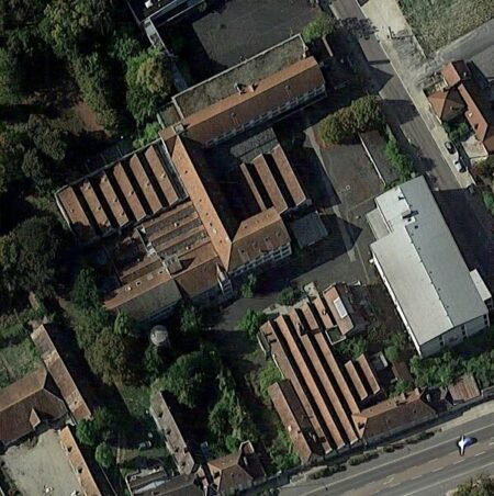 The Foot Factory / La Fabrique de Pieds