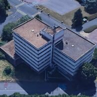 The devil's building / L'immeuble du Diable