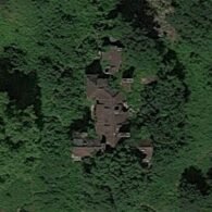 Three Columns Manor / Manoir Trois Colonnes