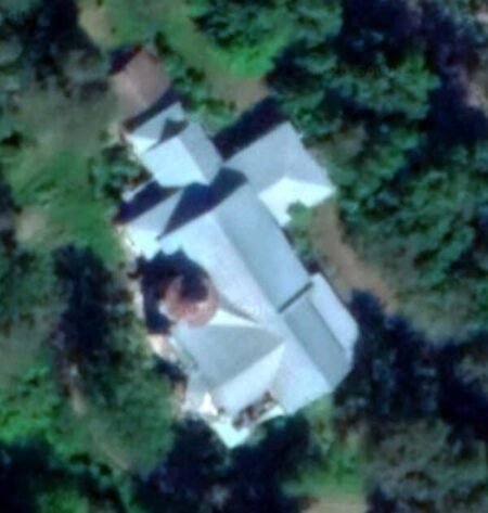 Yuche Manor