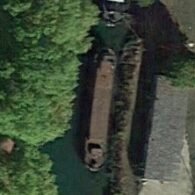 Lonely Barge / Péniche Solitaire