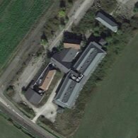 Woods Hotel / Hôtel des bois