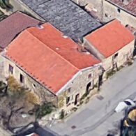 House Wheelbarrow / Maison Brouette