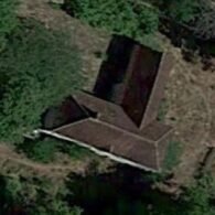 Home of the lonely man / Maison de l'homme solitaire